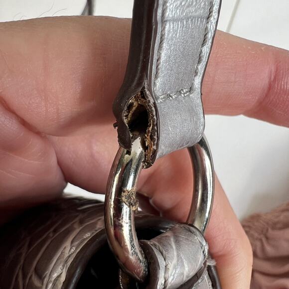 Vtg Y2K Guess Mini Bag Silver Croc Embossed Chain Accent Purse Handbag Retro - Picture 16 of 16